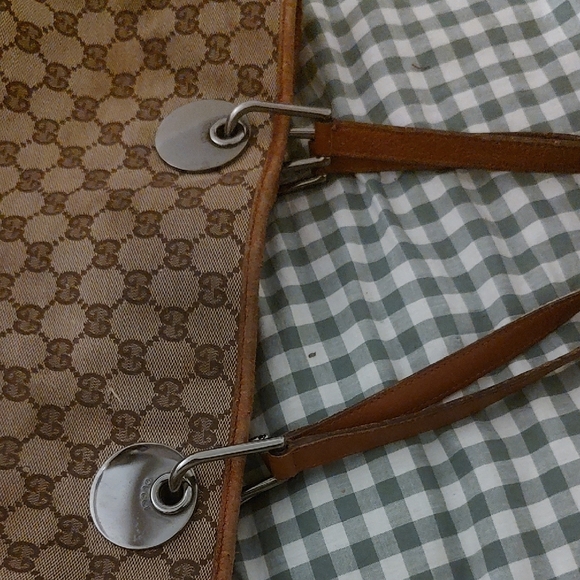 (LIMITED SALE) Gucci, Coach, 5 Piece Bundle (Dust Bag) - Picture 9 of 17